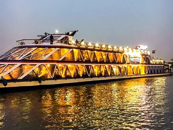 Cairo, Nile Cruise and the Oasis Tour