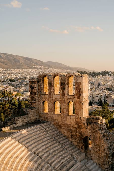 Discover Ancient Greece & Iconic Islands