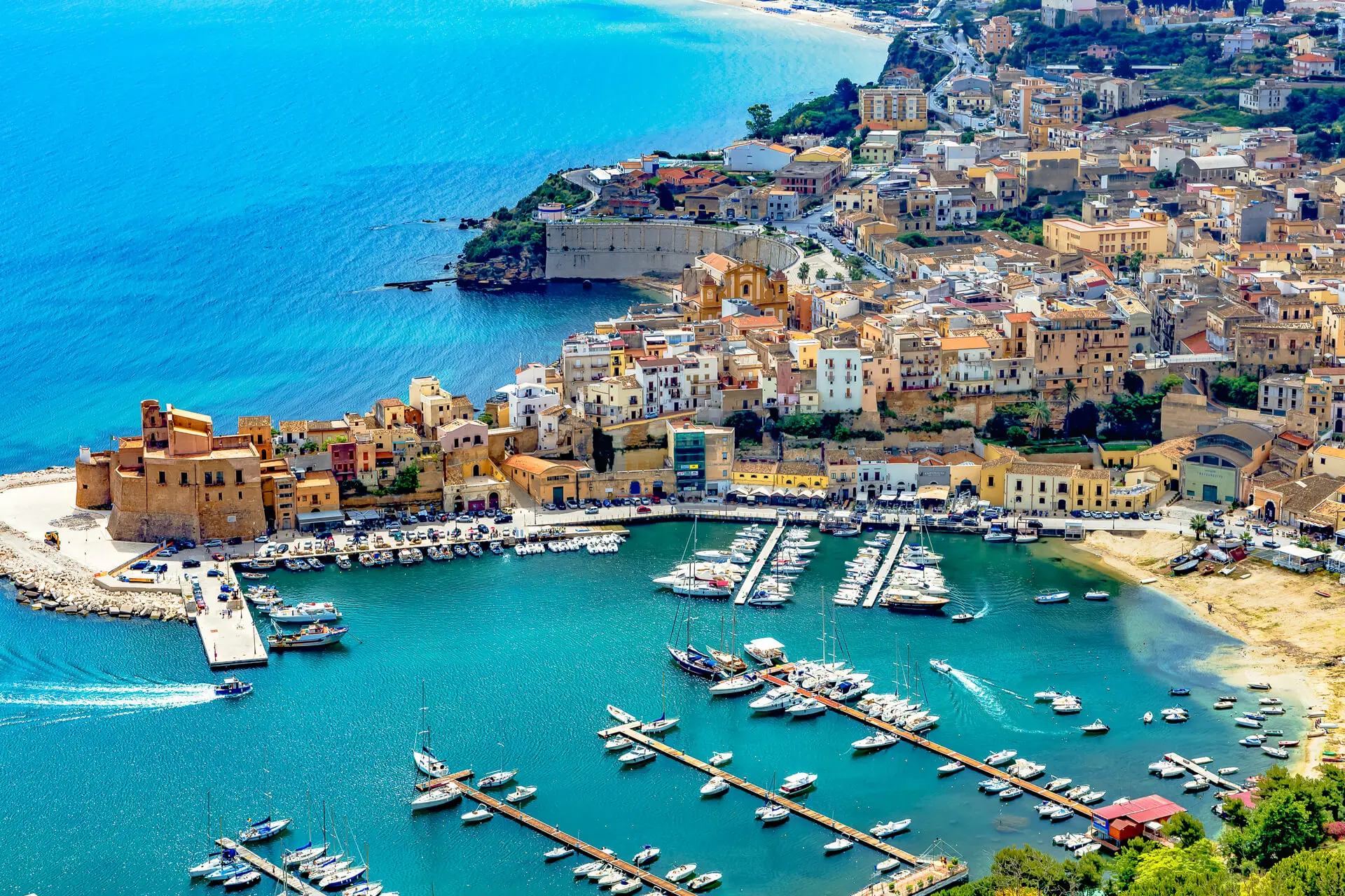 9 DAYS - 8 NIGHTS A Journey into the History of Southern Italy